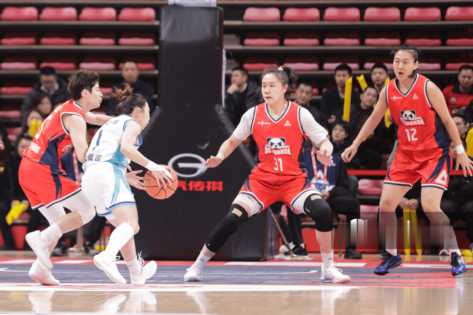 媒体人: 四川女篮本赛季减少投入, 韩旭、李梦远走海外联赛