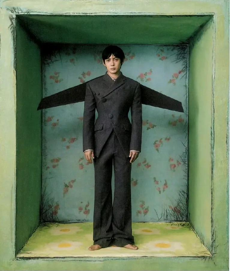 于适这新杂志的造型也太诡异了！这杂志的摄影禾策划，以及最后拍板的主编，真的觉