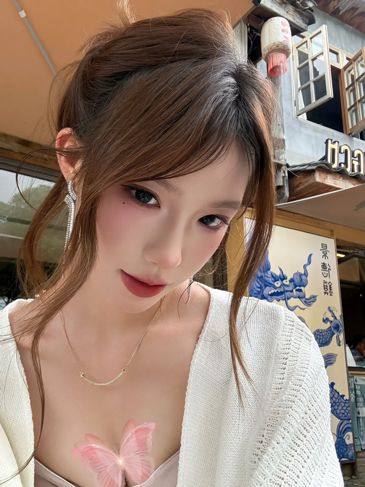没有水的地方叫沙漠 没有姐的地方叫寂寞。