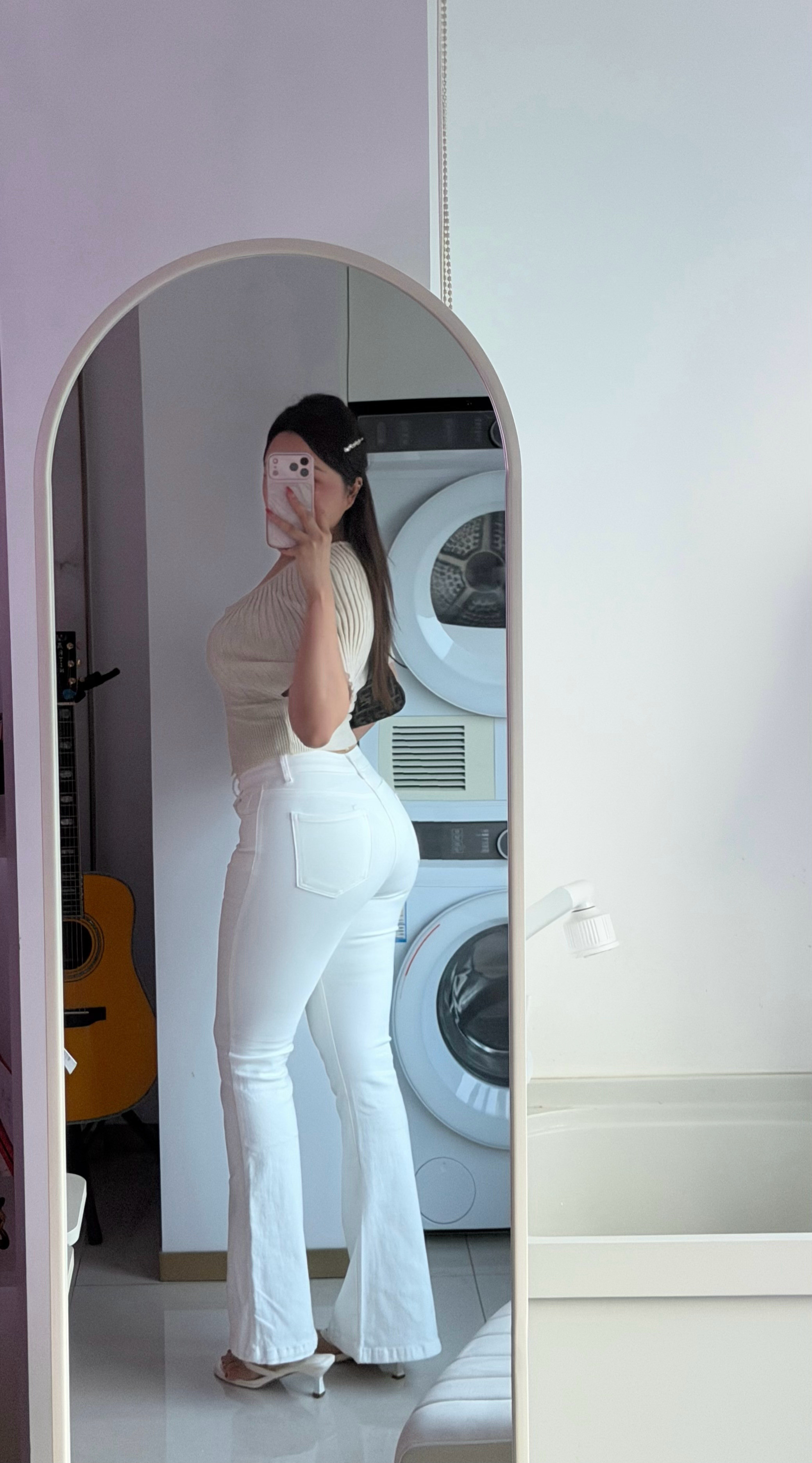 白色牛仔裤对于健身女生真的yyds牛仔裤OOTD生活手记