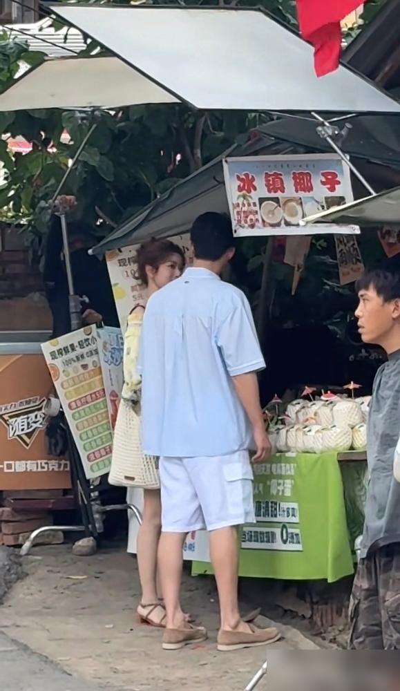 黄景瑜的新吻戏路透，阅读量破亿。他和徐若晗，官方身高差21厘米。但镜头里
