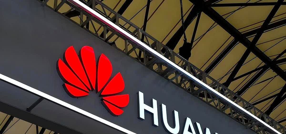 《华为麒麟9020引爆科技圈！7nm逆袭5nm，国产供应链集体亮剑让西方傻眼》