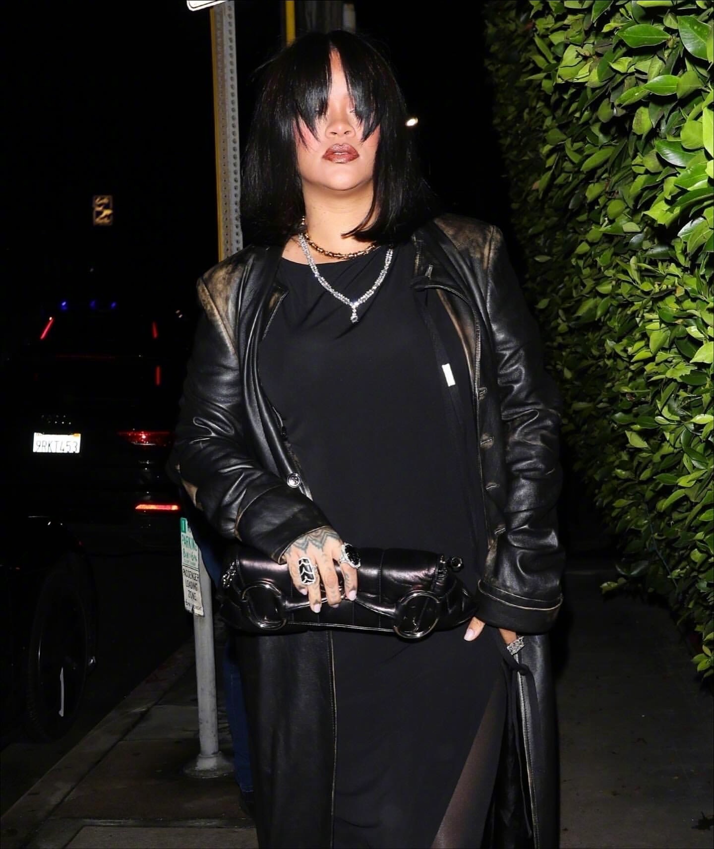 大佬与她的保镖出街！蕾哈娜（Rihanna）和男友A$APRocky身着皮