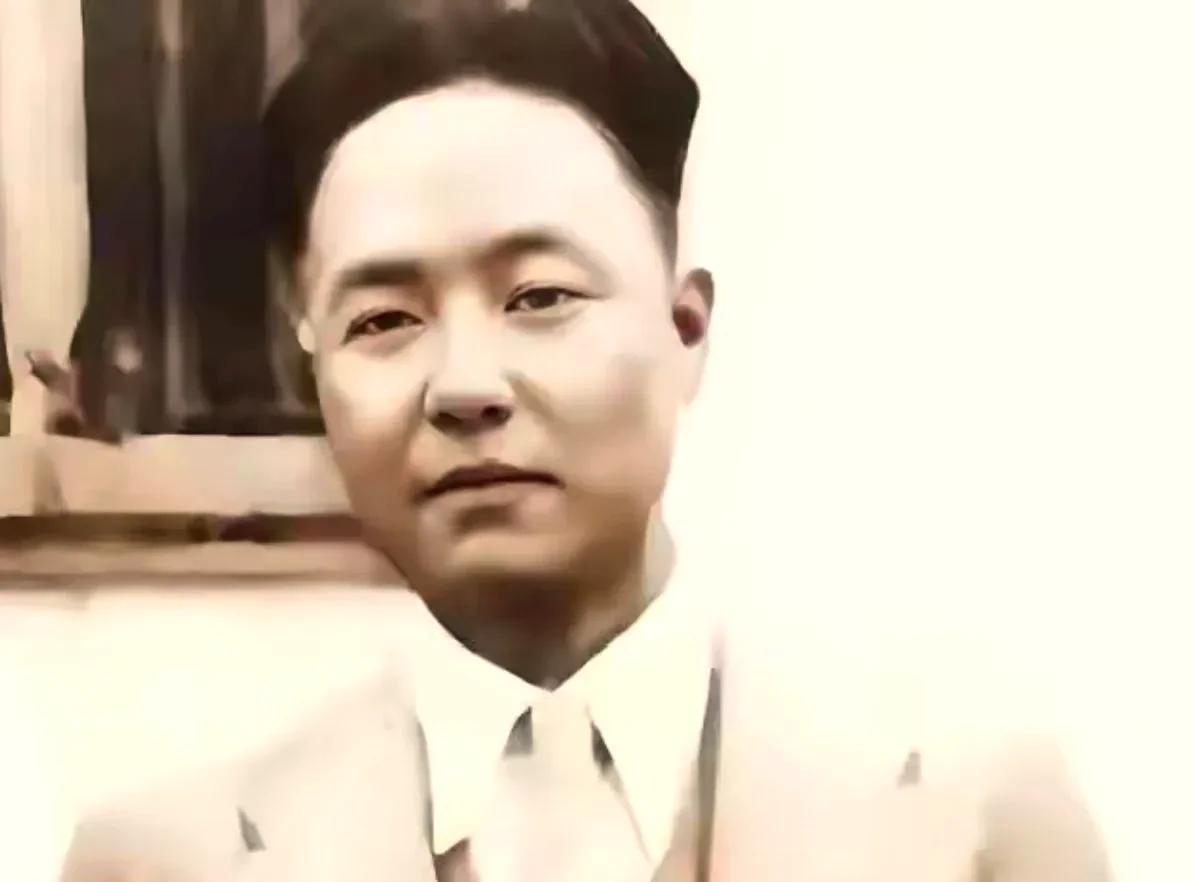 1943年，大汉奸李士群被日军毒杀后，其妻子叶吉卿大闹日本司令部想要讨个说法。这