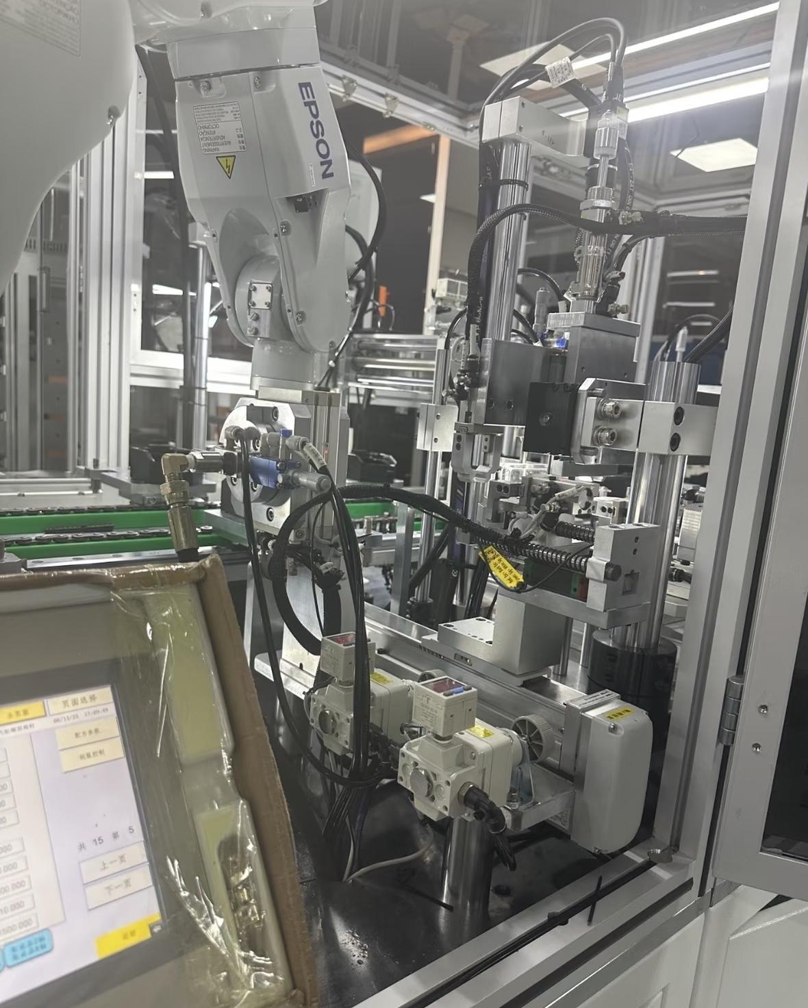 我老板是不太天真了，买不起人家的设备让我跟机械工程师去人家厂里偷学，老板假装去人