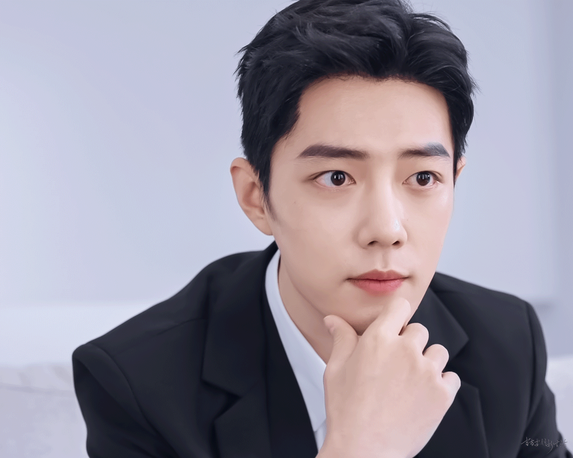 你知道什么酒最好喝吗？你和我的天长地久。肖战最舒服方式是不熬夜📮看得出肖战在重