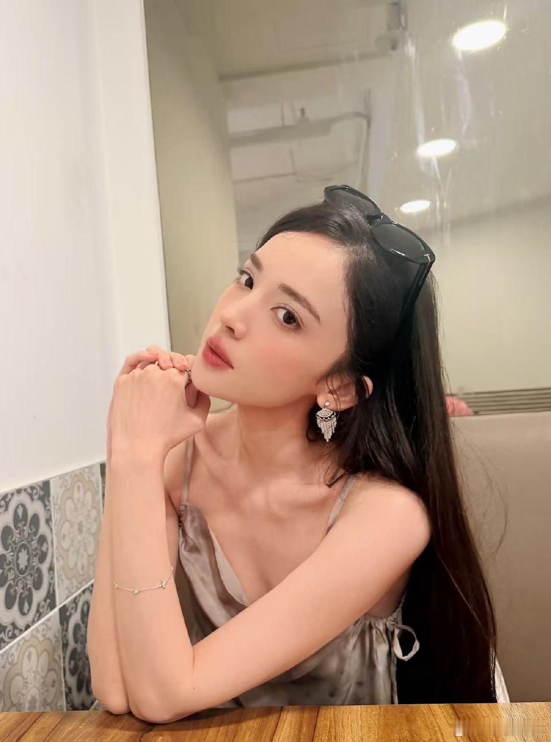 娜扎自己化妆成果展示娜扎自己化妆成果展示！娜扎展示自己化妆成果