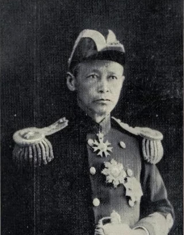 1951年，93岁高龄的前清朝海军总司令萨镇冰在得知志愿军成功击退美军并进攻韩国