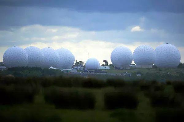 英媒：俄攻击英国8个军事基地，黄家空军基地、核武器基地都未能幸免在泽连斯基被