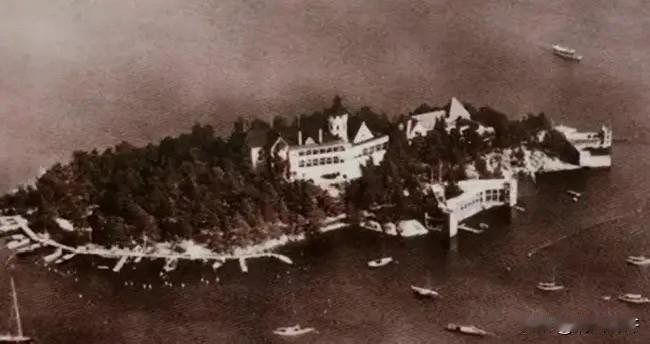 一百多年前，康有为花150万买下瑞典的一座岛，如今岛权归谁？康有为逃出北京那