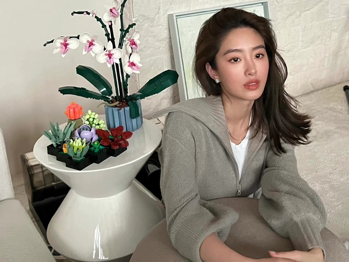 杨采钰刘亦菲这几张照片，傻傻分不清！