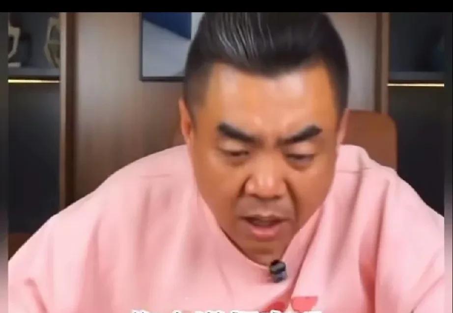 张伯鑫又破防了，原来是网友问他，你会不会说相声。把他气坏了，直言网友你会不会上网