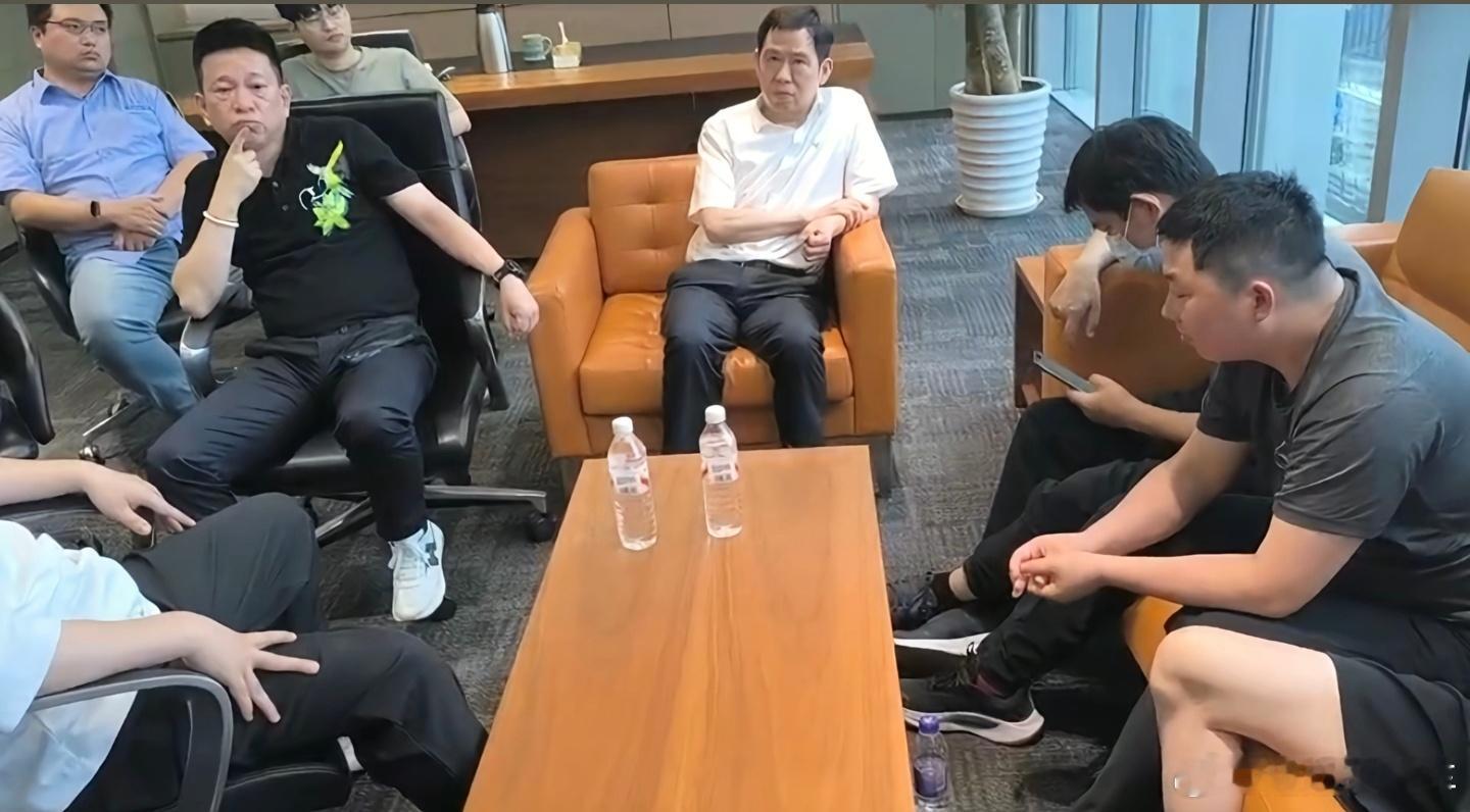 哪吒汽车董事长回应员工讨薪这有啥好回应的啊，天经地义的事情，到这些拖欠工资的老板