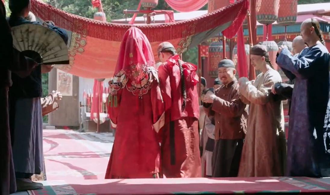 《大生意人》老古终于结婚了！古玉良和常玉儿终于结婚了，忙活了一天的新婚小夫妻，