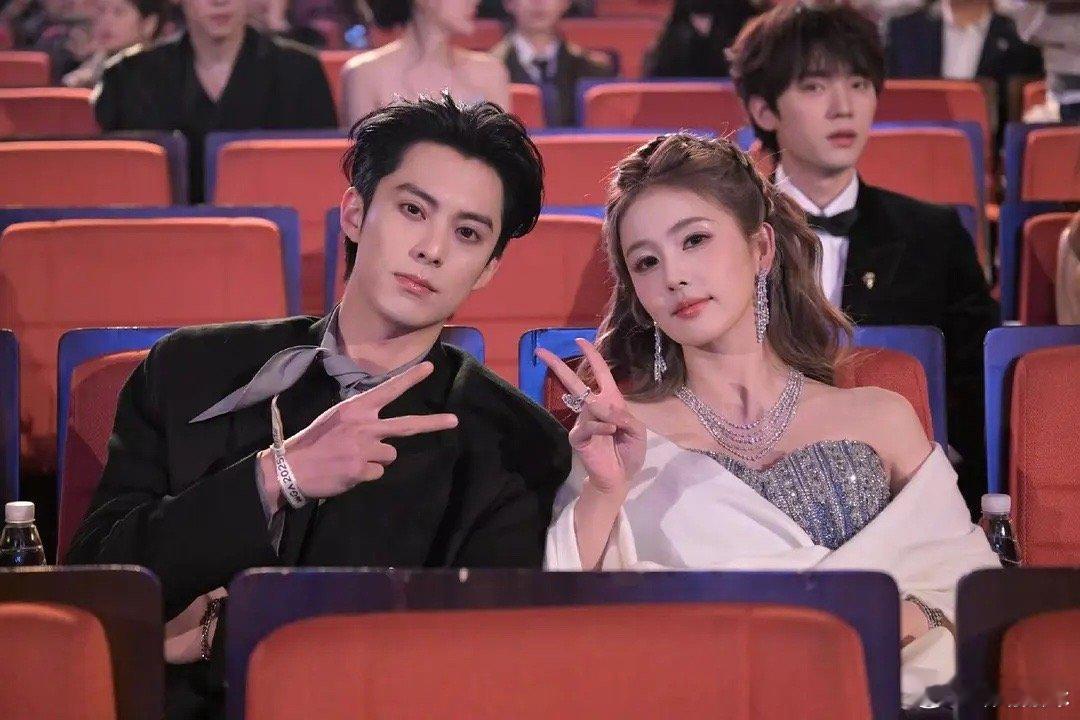 今年赵露思没来有些遗憾，能跟大眼和好吗？​​​