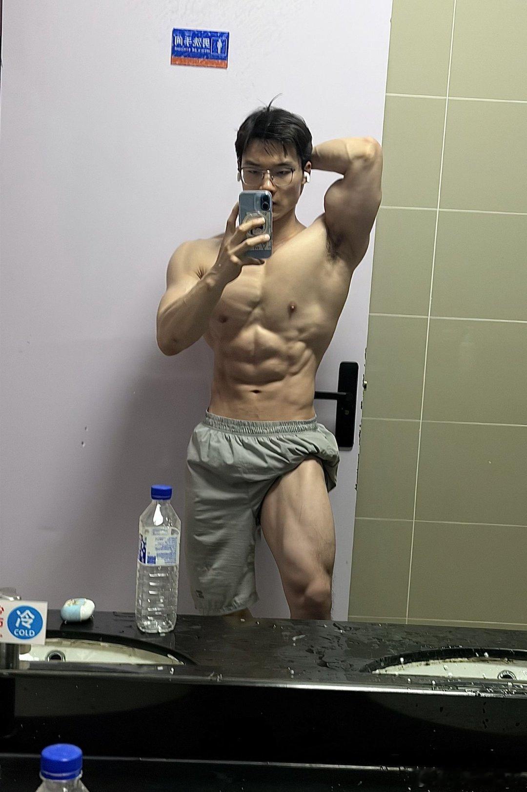 身材好的弟弟让人心动吧体育生​​​