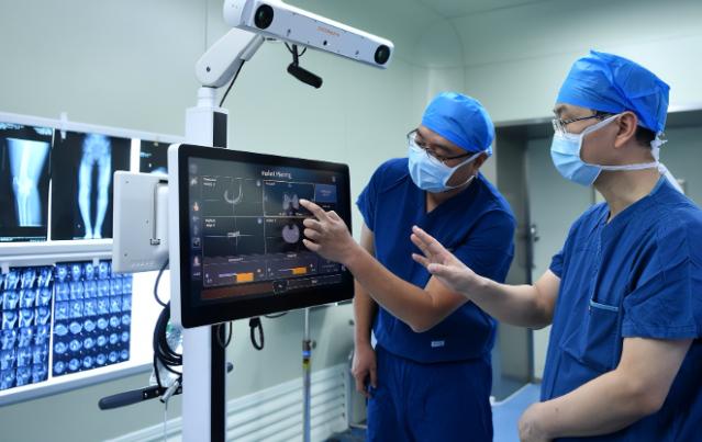 美国专家不装了：如果中国找到治愈癌症的方法，那将是我们的噩梦一张腹部CT，差