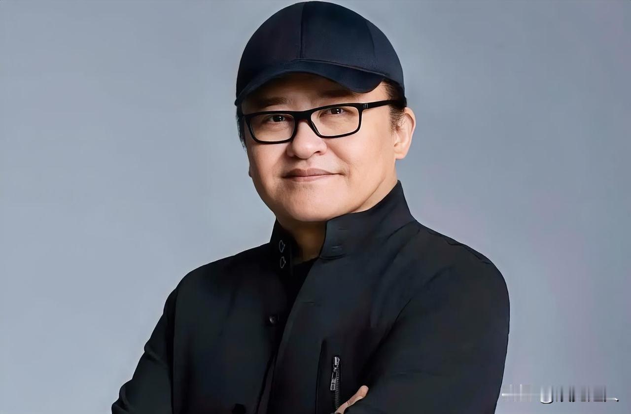 至此，《甄嬛传》主题曲的两位歌手都去世了！9月26号对外经贸大学发了讣告，刘
