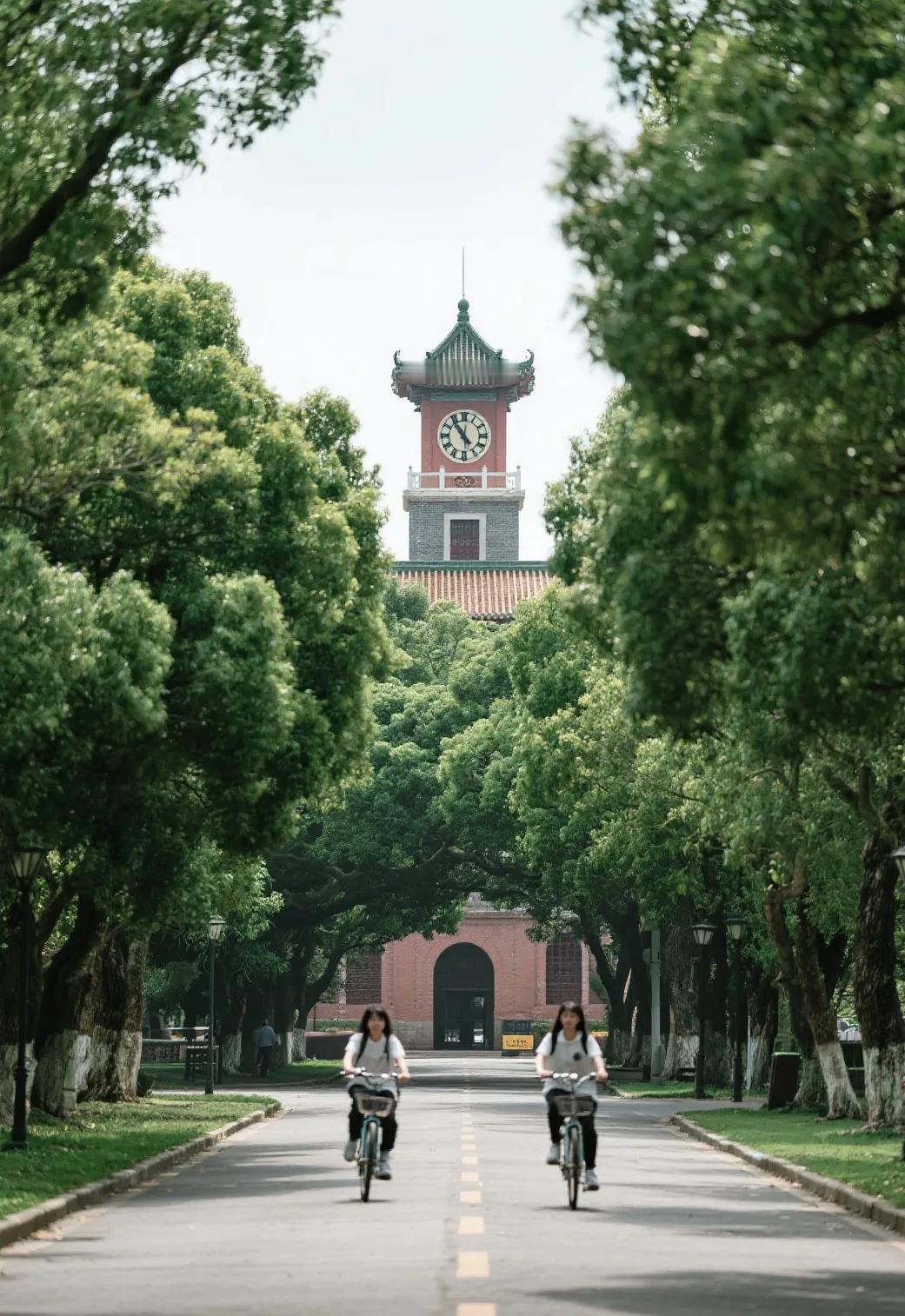 老家的人可真能造谣啊侄子今年考上了中山大学因为中山大学在广州结果在老家传着