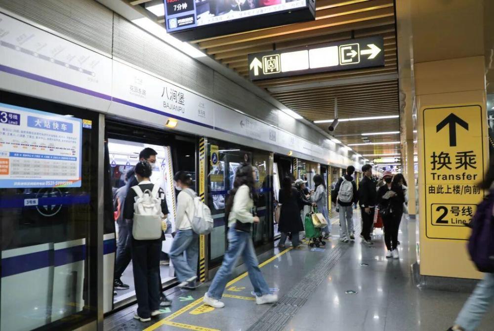 济南地铁成网效应初显, 3号线早高峰加开列车