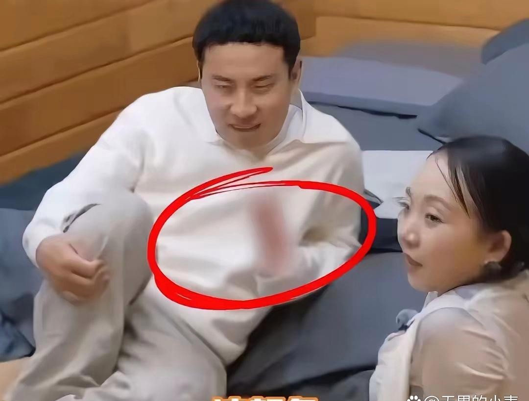 徐志胜在《桃花坞》喝可乐被打码这事儿可真让人无语！节目组本意是遮品牌logo，结