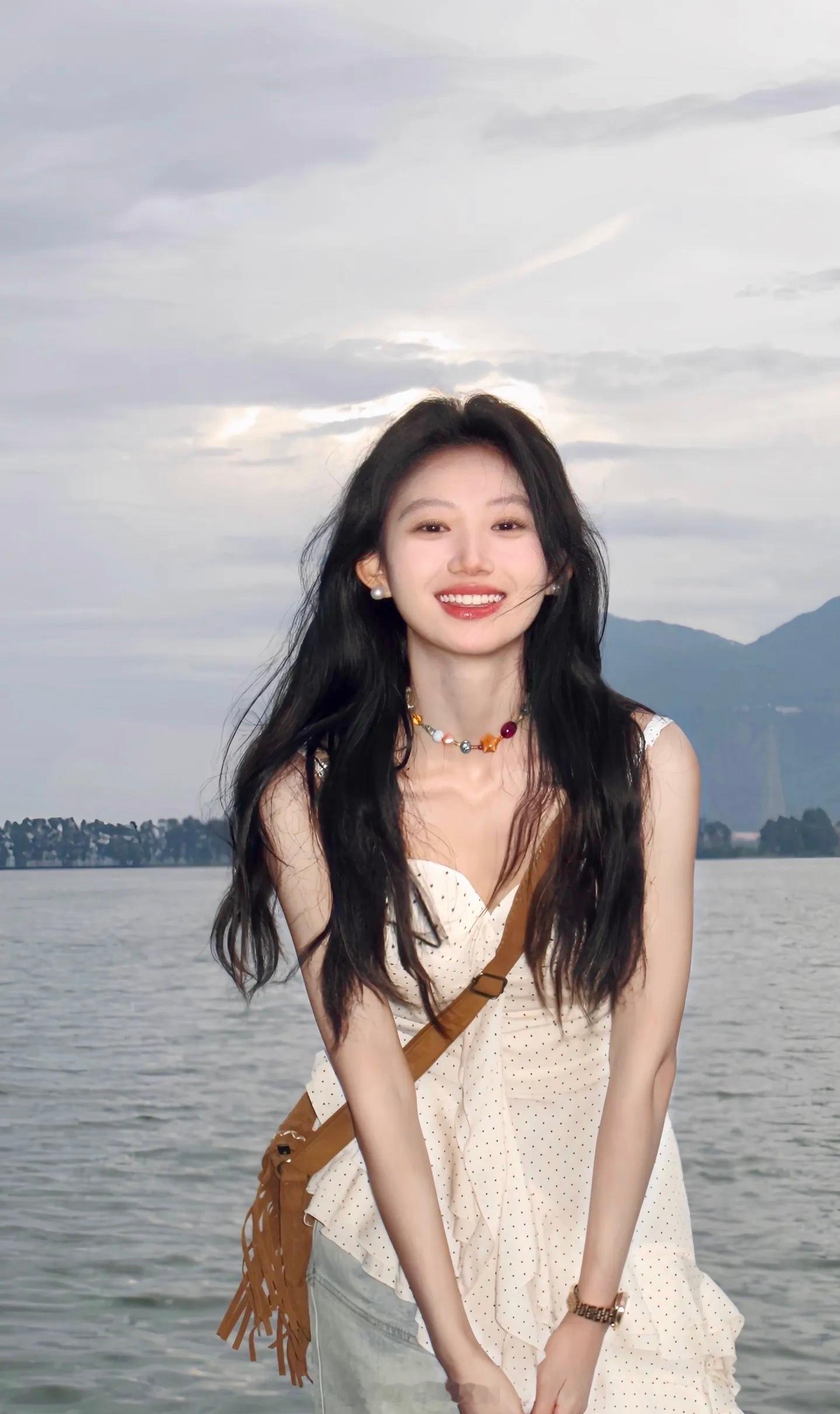 早上好呀，今天的小姐姐也很美啊！