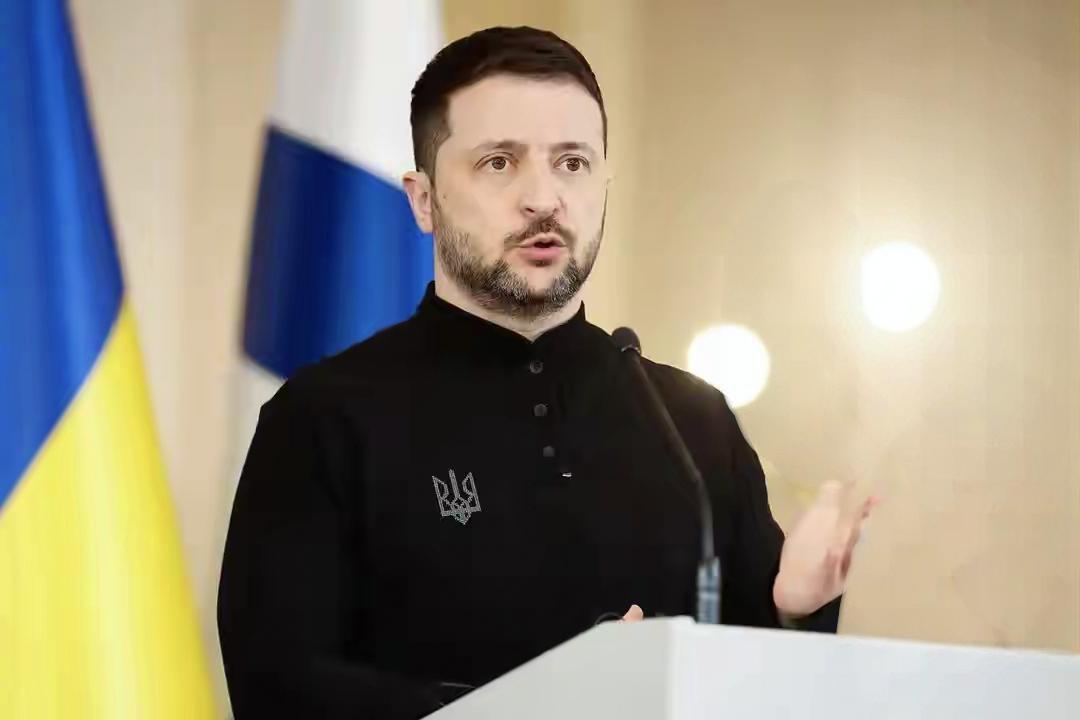 泽连斯基喊话要掐断俄军武器供应链，这招比制裁更狠！乌军拆解缴获的俄武器，给每个零