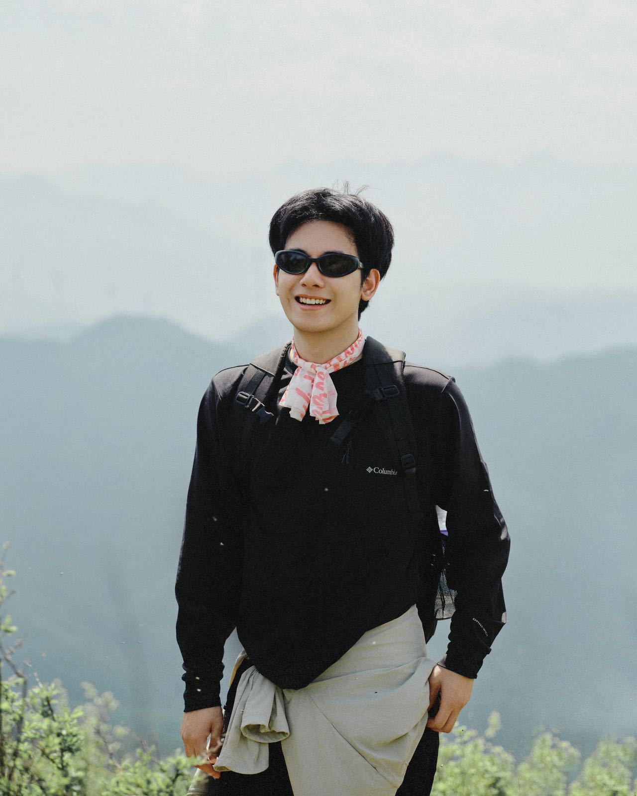 徒步偶遇胡先煦的人从众胡先煦独特的徒步玩法，为大家带来了无尽欢乐。他的快乐感染