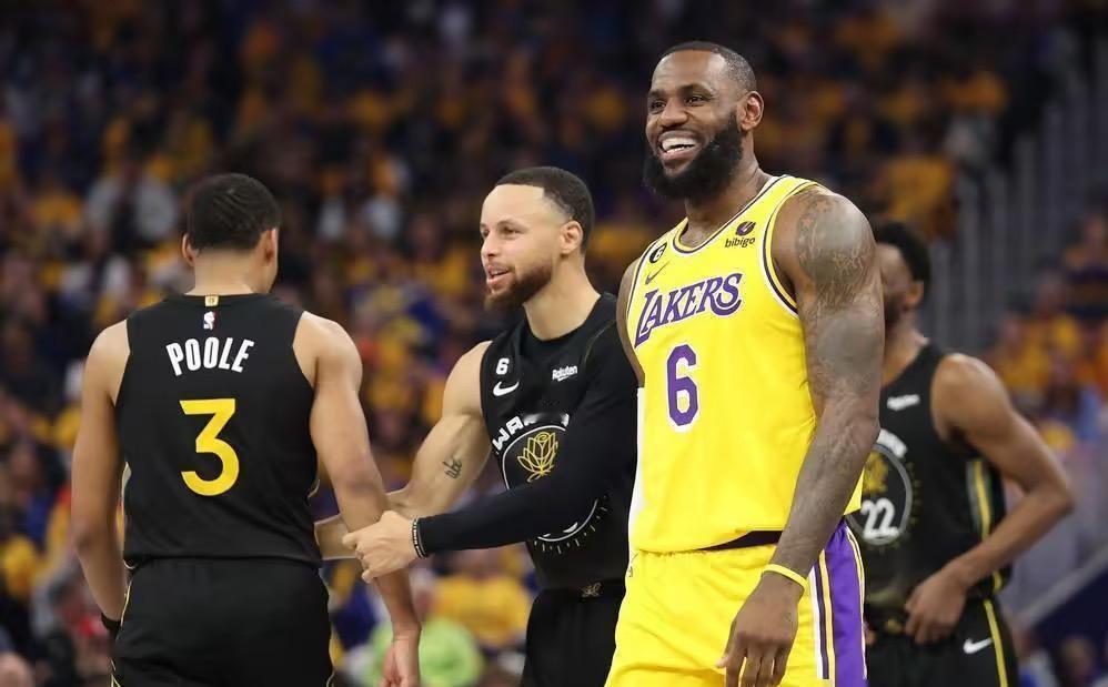 今儿个我听到一个比较雷人的说法：“勒布朗-詹姆斯防守这么差，为什么不点名他？”