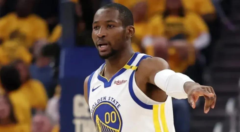 据报道，NBA球队向乔纳森·库明加提出的报价比勇士队高出近7000万美元。据报