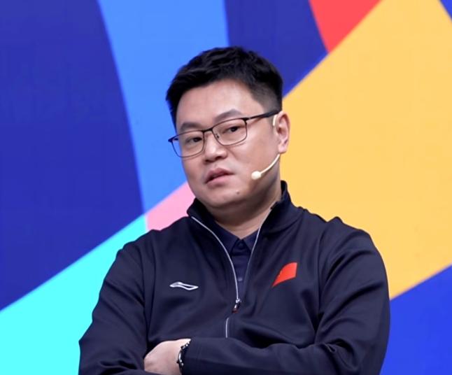 侯英超太敢说了，直言：别看张本美和来势汹汹，这一弱点不及时改正，后果跟伊藤美