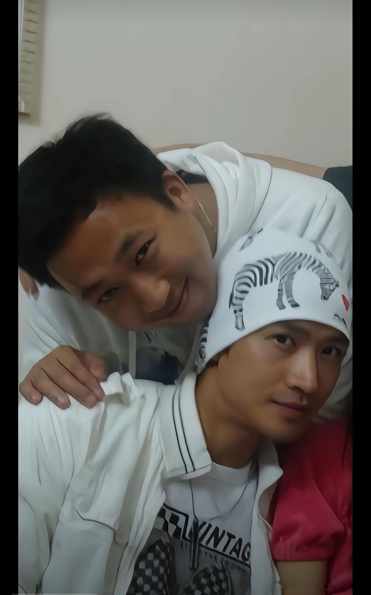 《连朋友都不算》死丫头嘴硬吧​​​