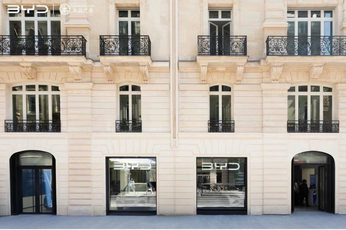 欧洲市场从来不缺豪华车，但这一次，中国品牌带去的显然不是过去那套思路腾势Z9GT