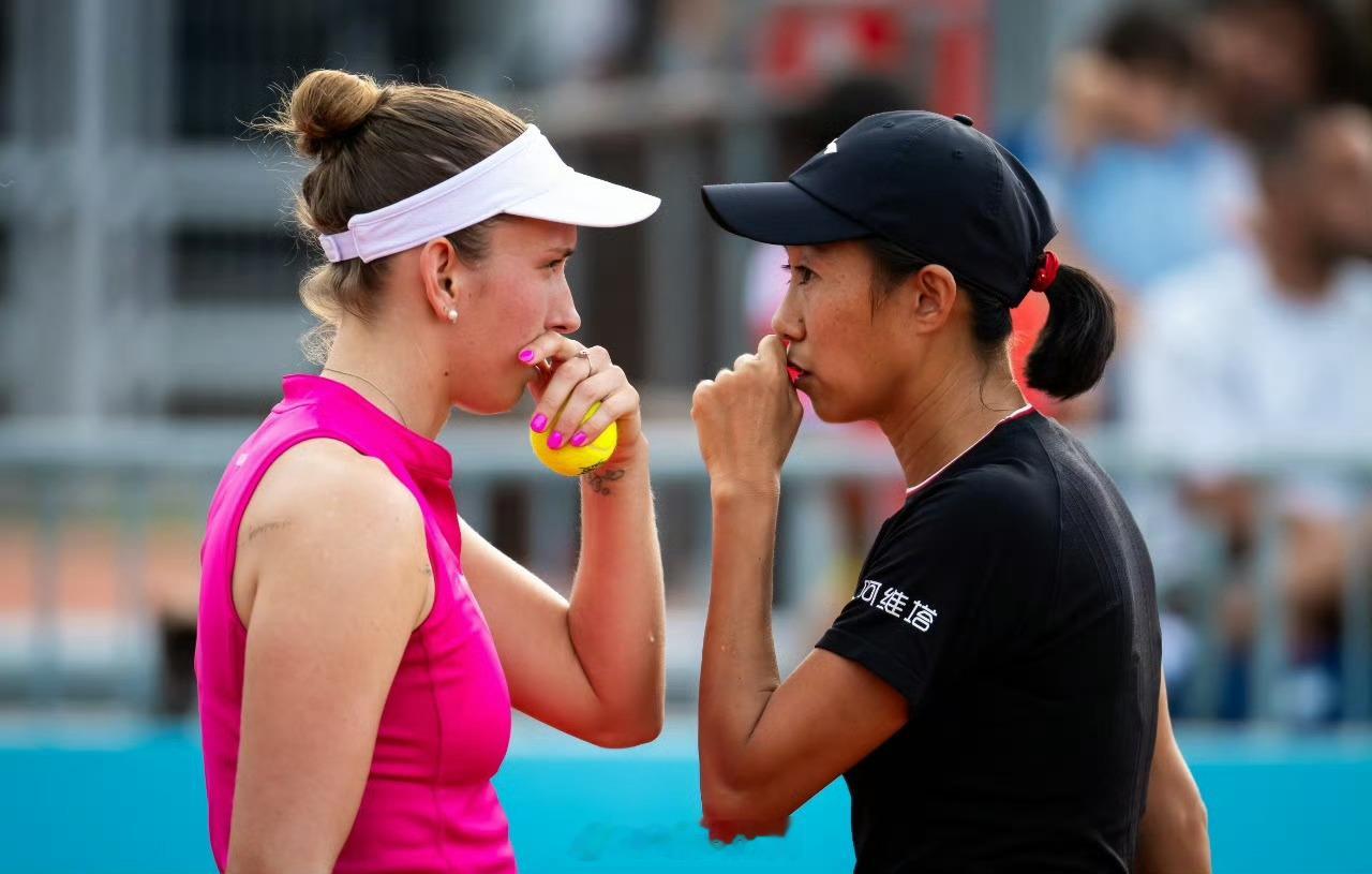马德里WTA1000双打第二轮三号种子张帅🇨🇳/梅尔滕斯🇧🇪以5-7/3