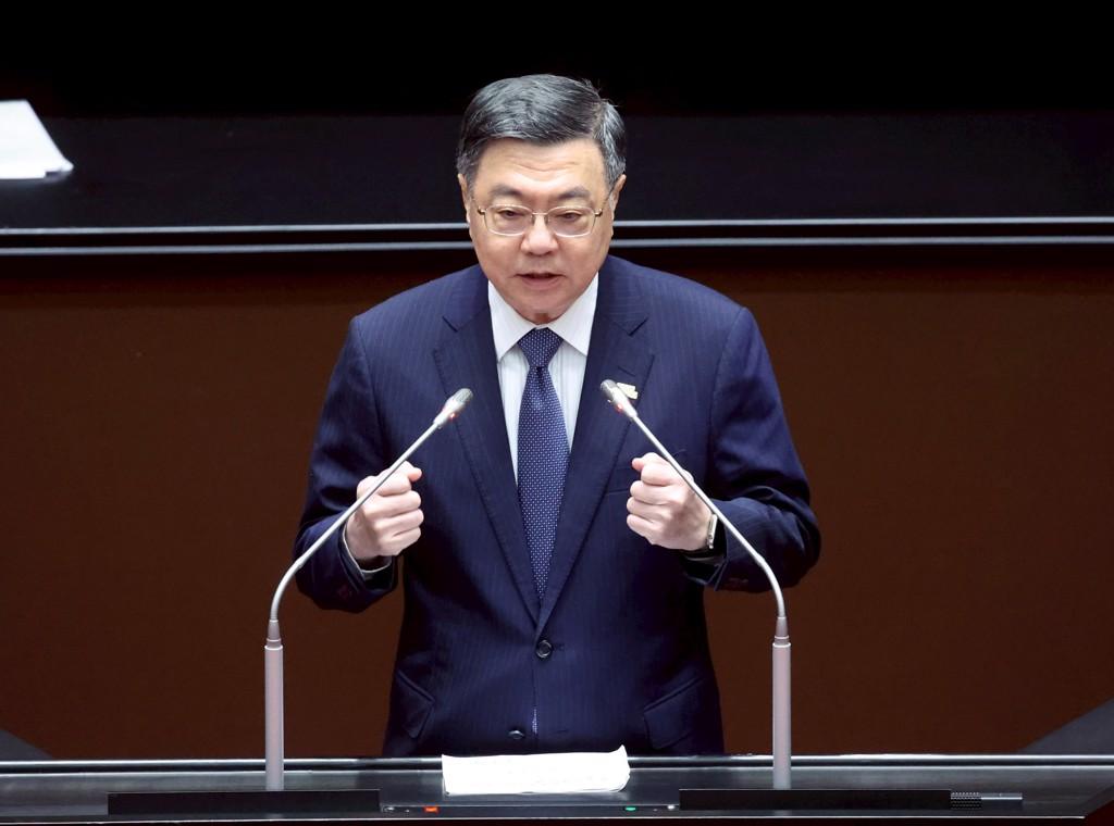 台湾选举委员会包括主委李进勇在内6名委员，将在11月3日任期届满，依规定卓荣泰应