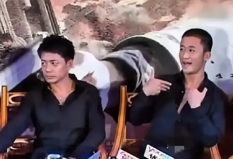 吴京现在突然让这么多人讨厌，其实是大家以前没说而已。1.吴京在镜头跟前，肢体