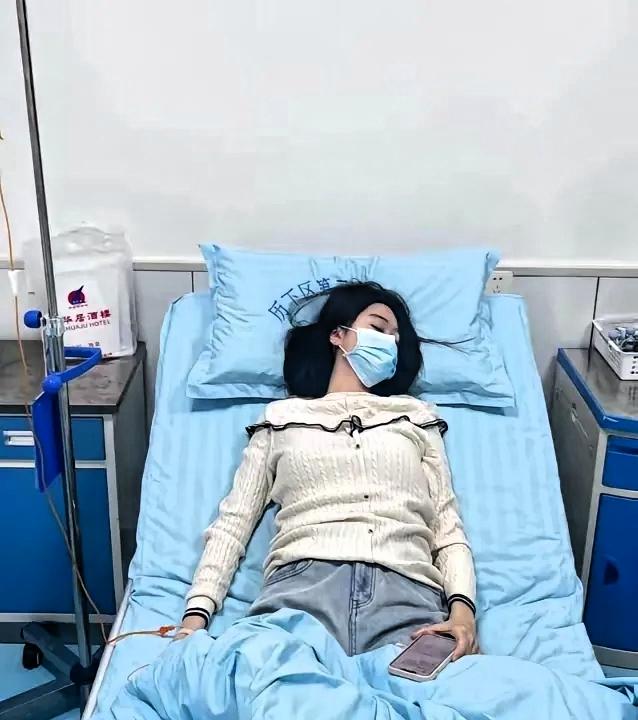 一个17岁的女孩，因为拉肚子去医院，结果肠镜一做，医生沉默了。从肛门口到整个结肠