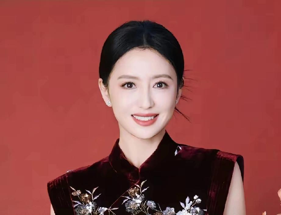 佟丽娅深夜刷屏！不靠陈思诚，凭一部舞剧彻底赢麻了4月4日，佟丽娅凭