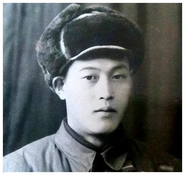 1952年，志愿军战士张文荣被美军俘虏后叛变，接受完改造后，他奉命打入志愿军内部