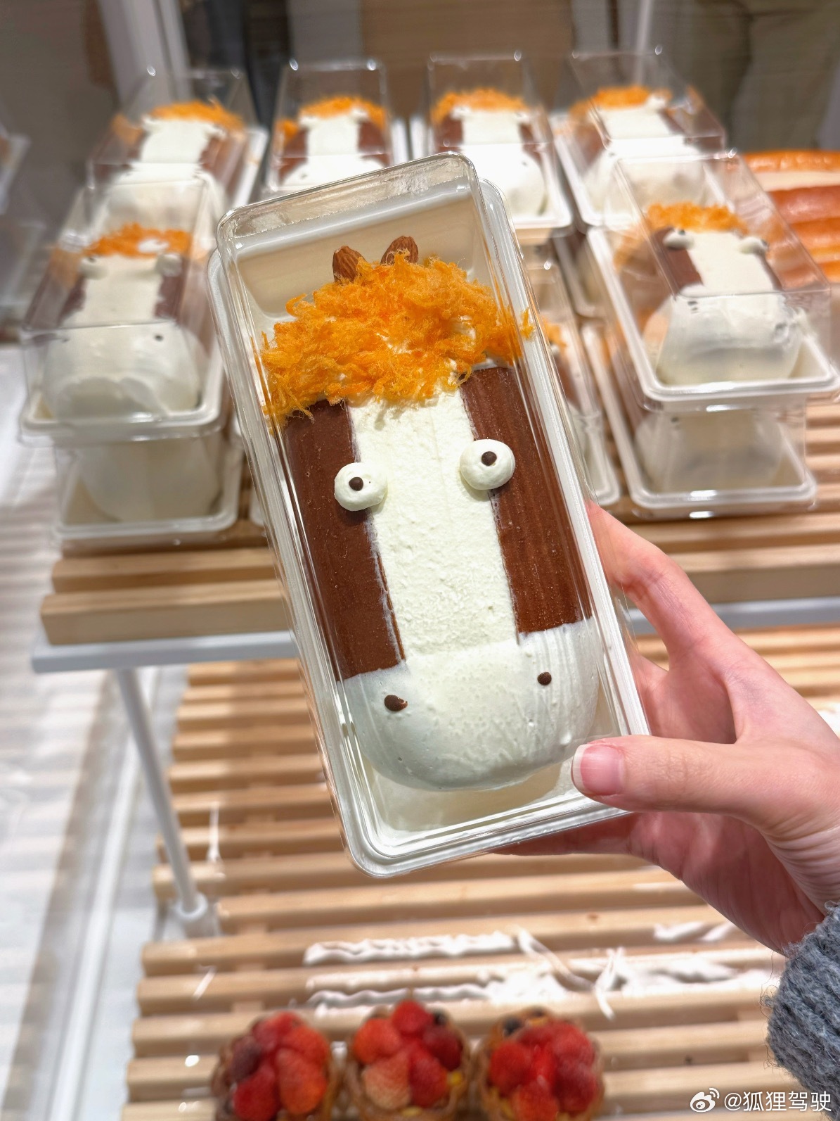 好利来15r的0罪恶感牛马面包吃了🐎选中一只好利来ugly牛马只需要3秒钟不甜