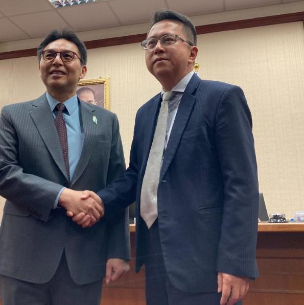 台立法机构新会期召委选举结果出炉：民进党8席、国民党7席、民众党1席台立法机