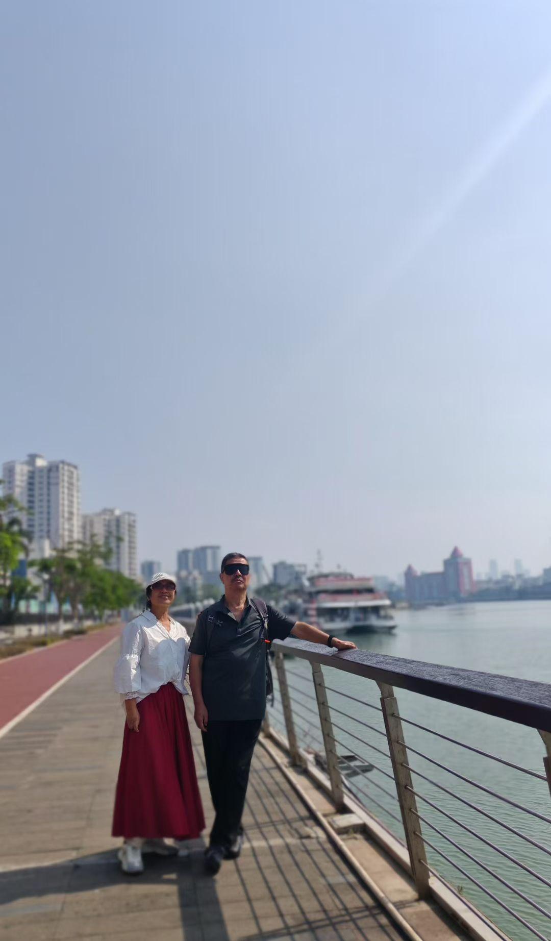 人越往后活，越觉得日子不用过得多热闹，能把日子过成“简简单单、干干净净、安安静静