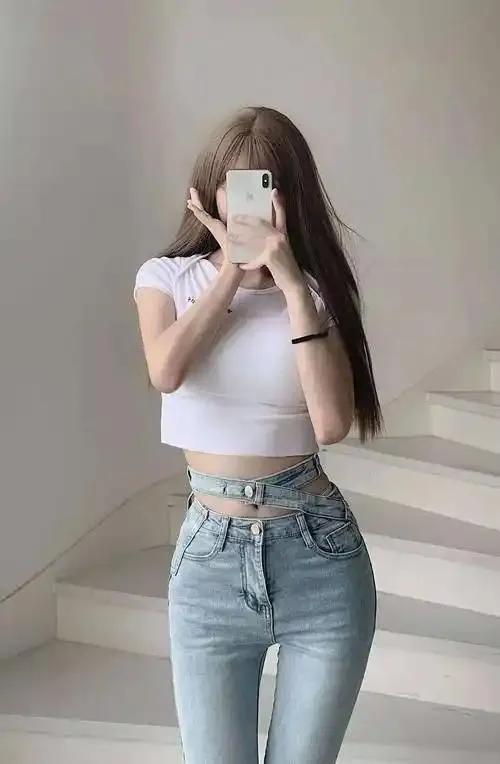 遇到泼辣蛮横的人怎么办[捂脸哭]11月13日，江苏省苏州市昆山市，一女子手机不慎