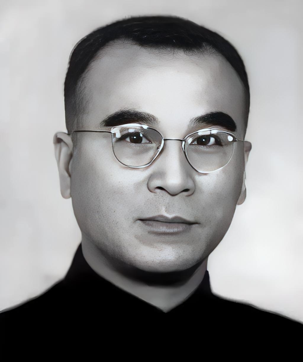 1949年，南京上万名政治犯即将被集体处决，一个国民党高官冒死拦下屠刀，