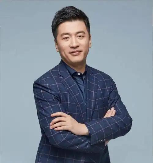 张雪峰被骂得最狠的那次，是因为他说了句又冷又真的大实话：“公安局的孩子在读警校，