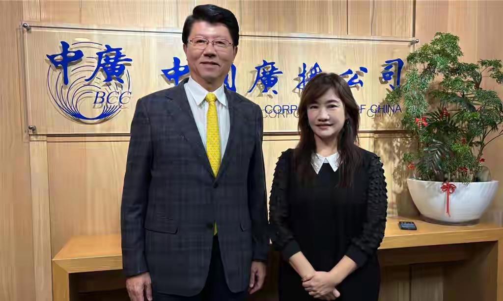 谢龙介今日声称：“陈亭妃声称要“连赢6次”的说法感到很遗憾，他从政应该是想怎么造