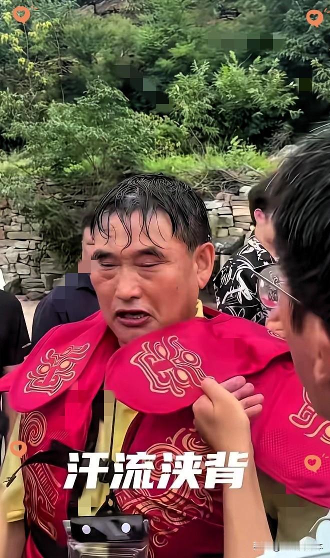 看到大衣哥拒绝商演那个新闻了，说景区给的报酬不高，到手大概四万块，但安排了一堆折