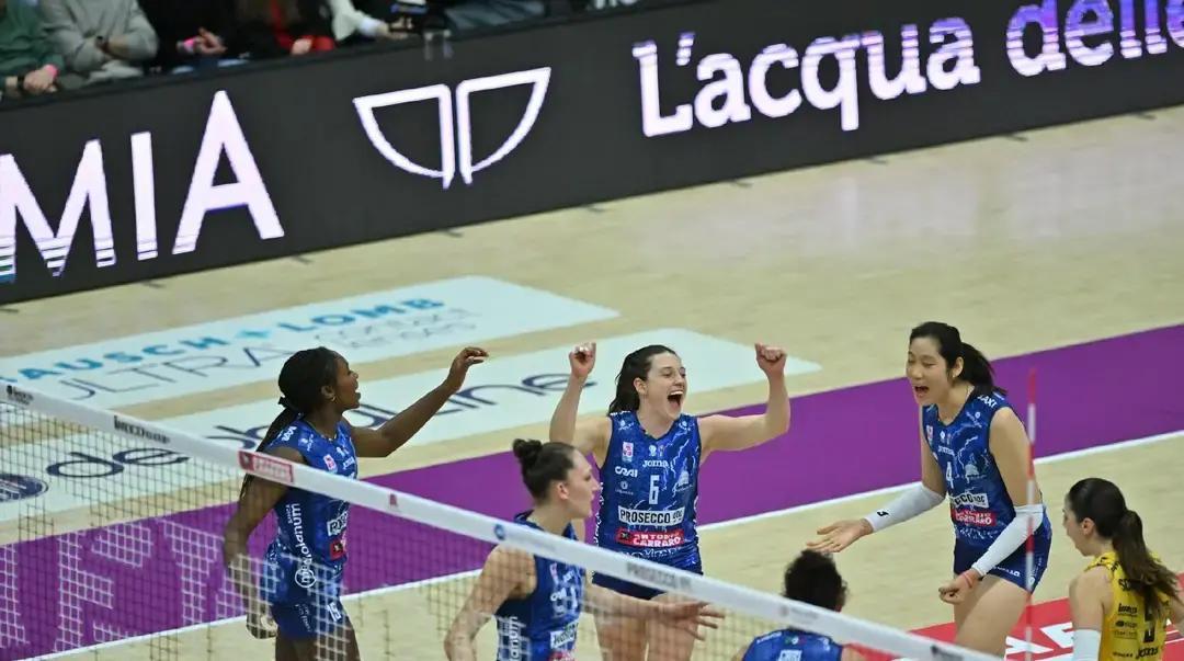 朱婷正在打她的第三个巅峰。16连胜，追平队史纪录。她统领的科内利亚诺在意甲