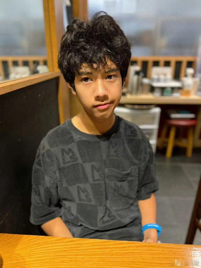 刘芸回应儿子内八问题刘芸郑钧回应儿子内八问题刘芸郑钧感谢全网为jagger操