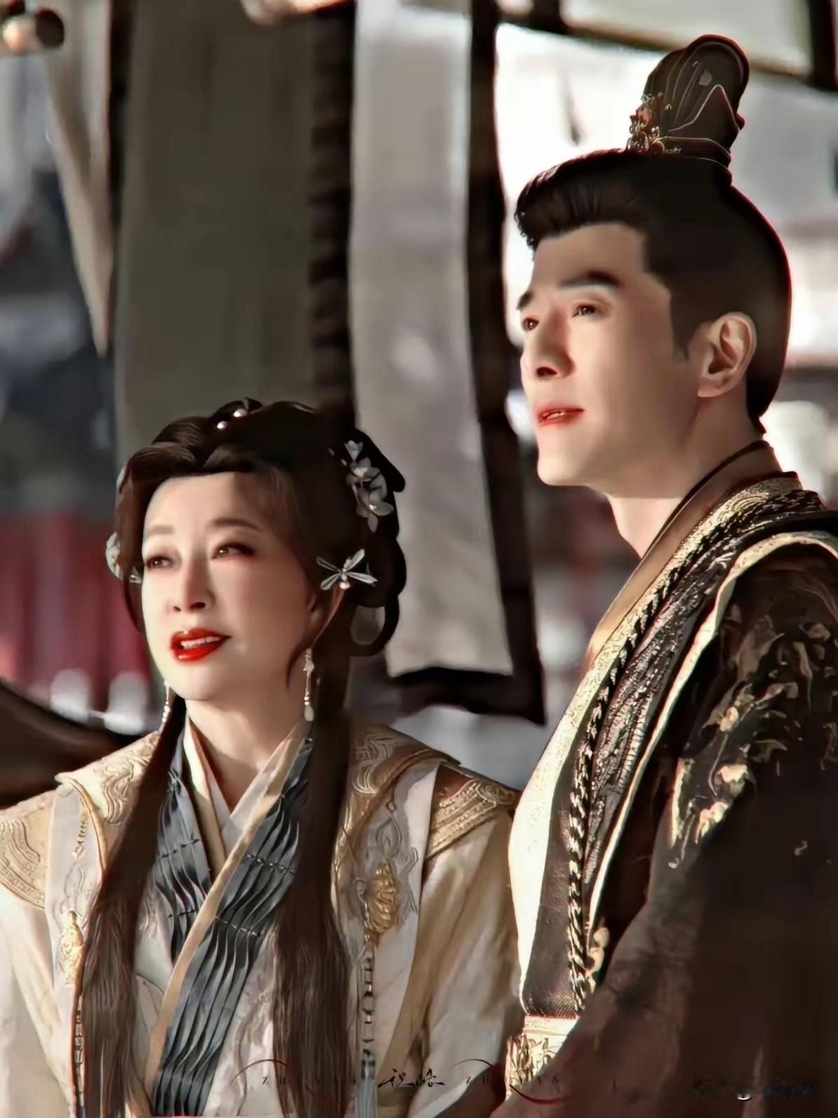 七旬刘晓庆再演少女，被没名气的短剧小演员内涵“嫌弃”？最近她在短剧《锦绣